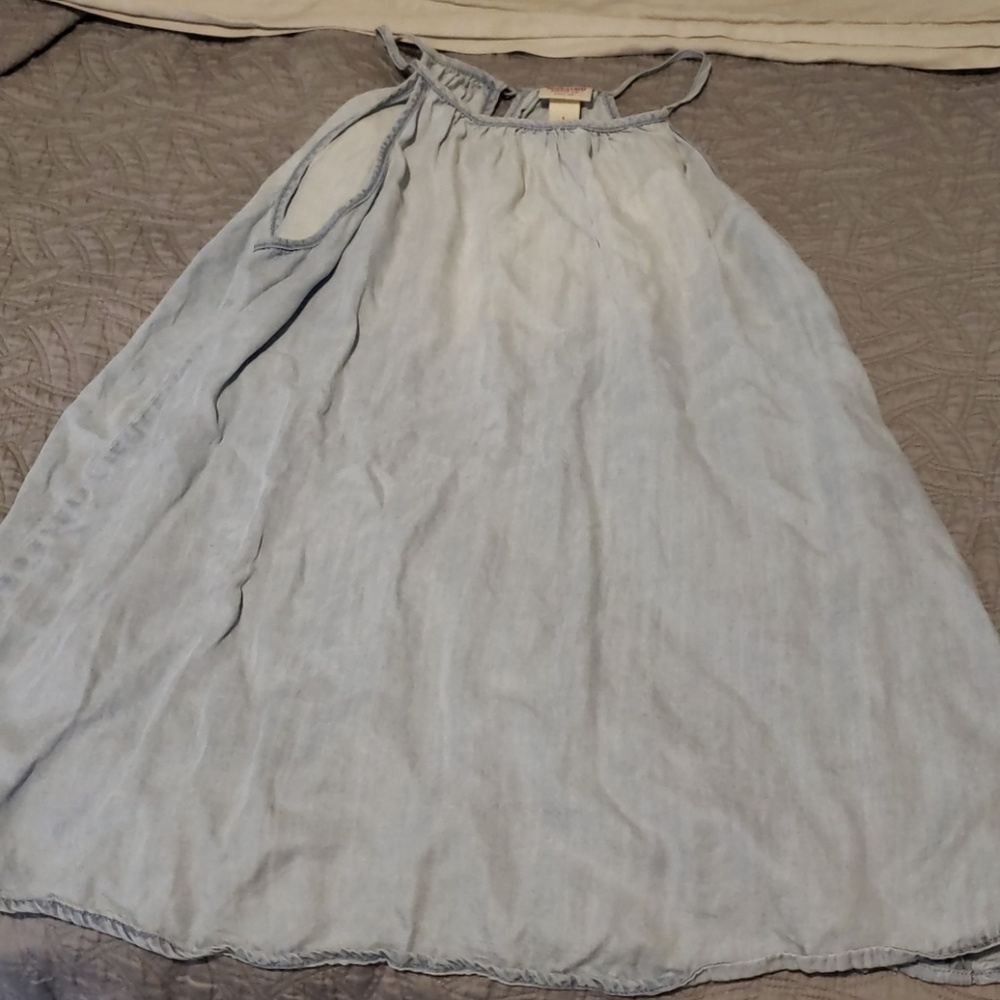 Sleeveless top